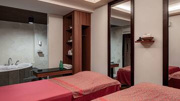 Salle de soins pour les couples, sauna, spa, soins du corps