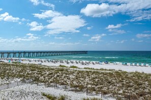 On the beach - Regency 303 - Hues of Blue to Calm & Soothe (Navarre)