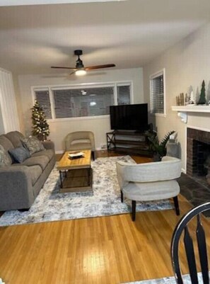 Living area - LVR - Luxury Third St Reserve (Lewiston)