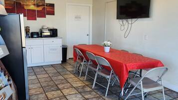 Free daily continental breakfast