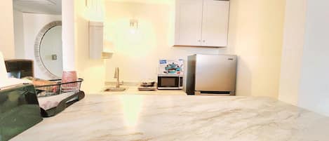 Family Suite | 1 bedroom, iron/ironing board, free WiFi, bed sheets