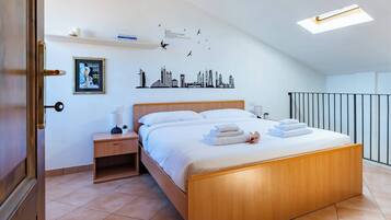 1 camera, ferro/asse da stiro, lenzuola