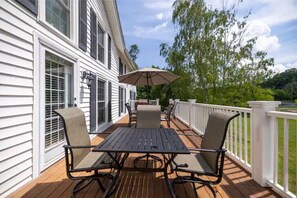 Outdoor dining - LVR - Cayuga Street Retreat (Lewiston)