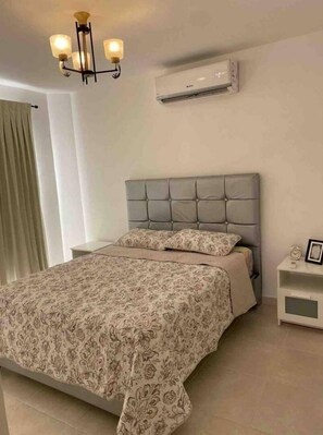 1 chambre, fer et planche à repasser, Wi-Fi gratuit, draps fournis