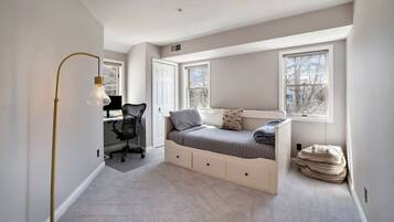 2 bedrooms, WiFi, bed sheets