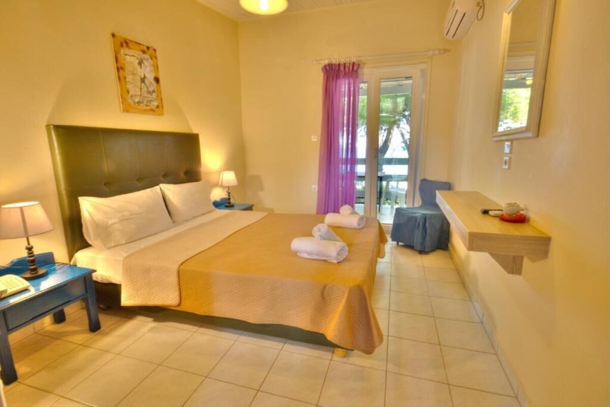 Pillowtop beds, in-room safe, WiFi (free), individually decorated