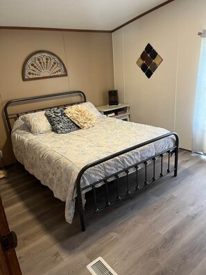 3 Schlafzimmer, Bügeleisen/Bügelbrett, Reisekinderbett, WLAN