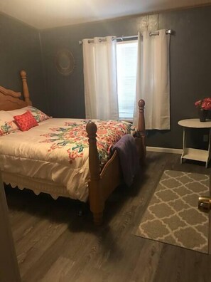 3 عدّة غرف نوم ومكواة/لوح كي وسرير سفر وواي فاي