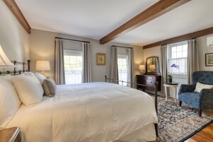 Hypo-allergenic bedding, pillowtop beds, iron/ironing board, free WiFi