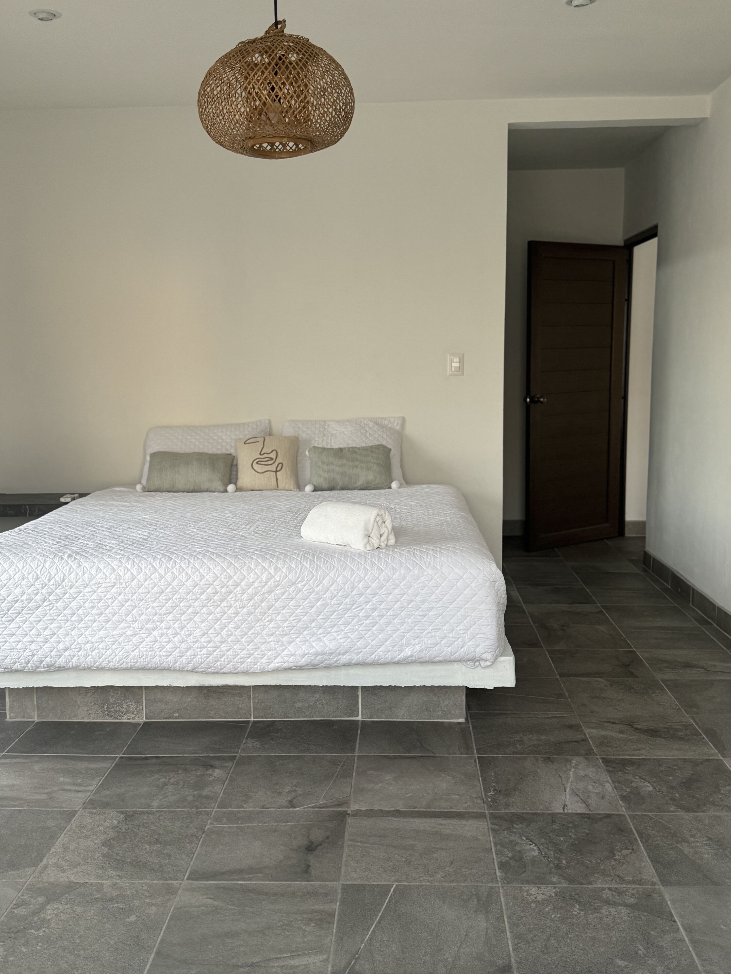 5 habitaciones, wifi gratis y ropa de cama 