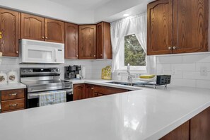 Kühlschrank, Mikrowelle, Geschirrspüler