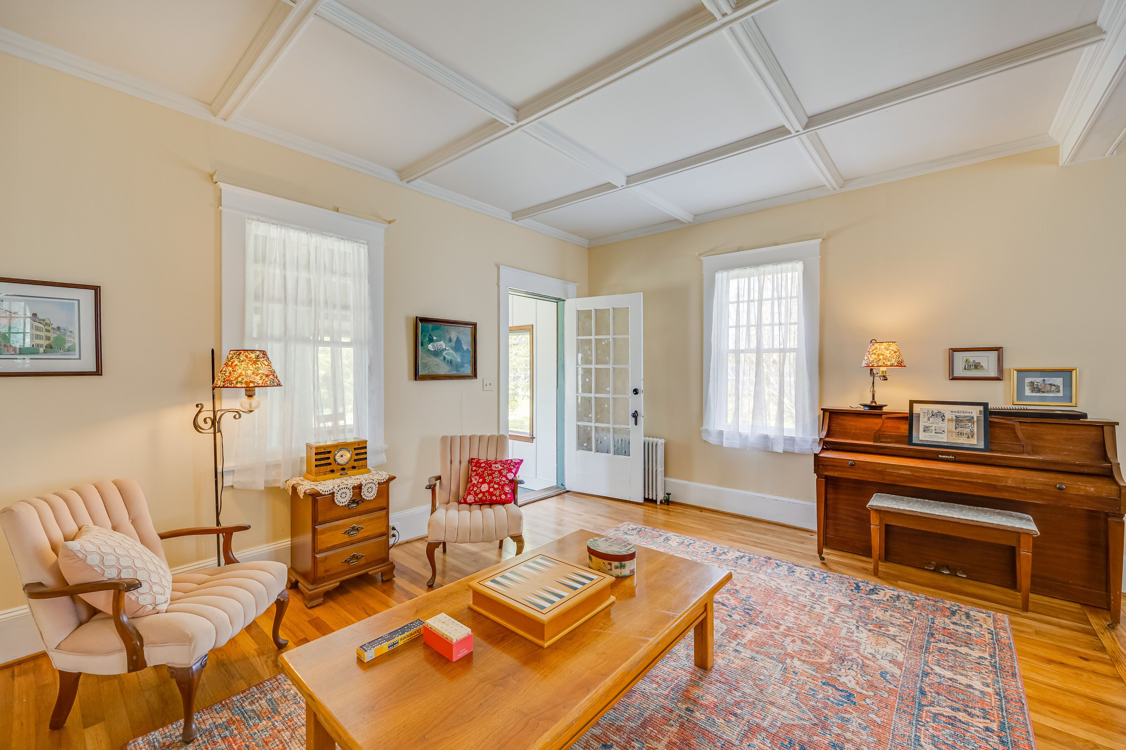 Country Getaway in Kinsale: Sunroom, Pond Access!