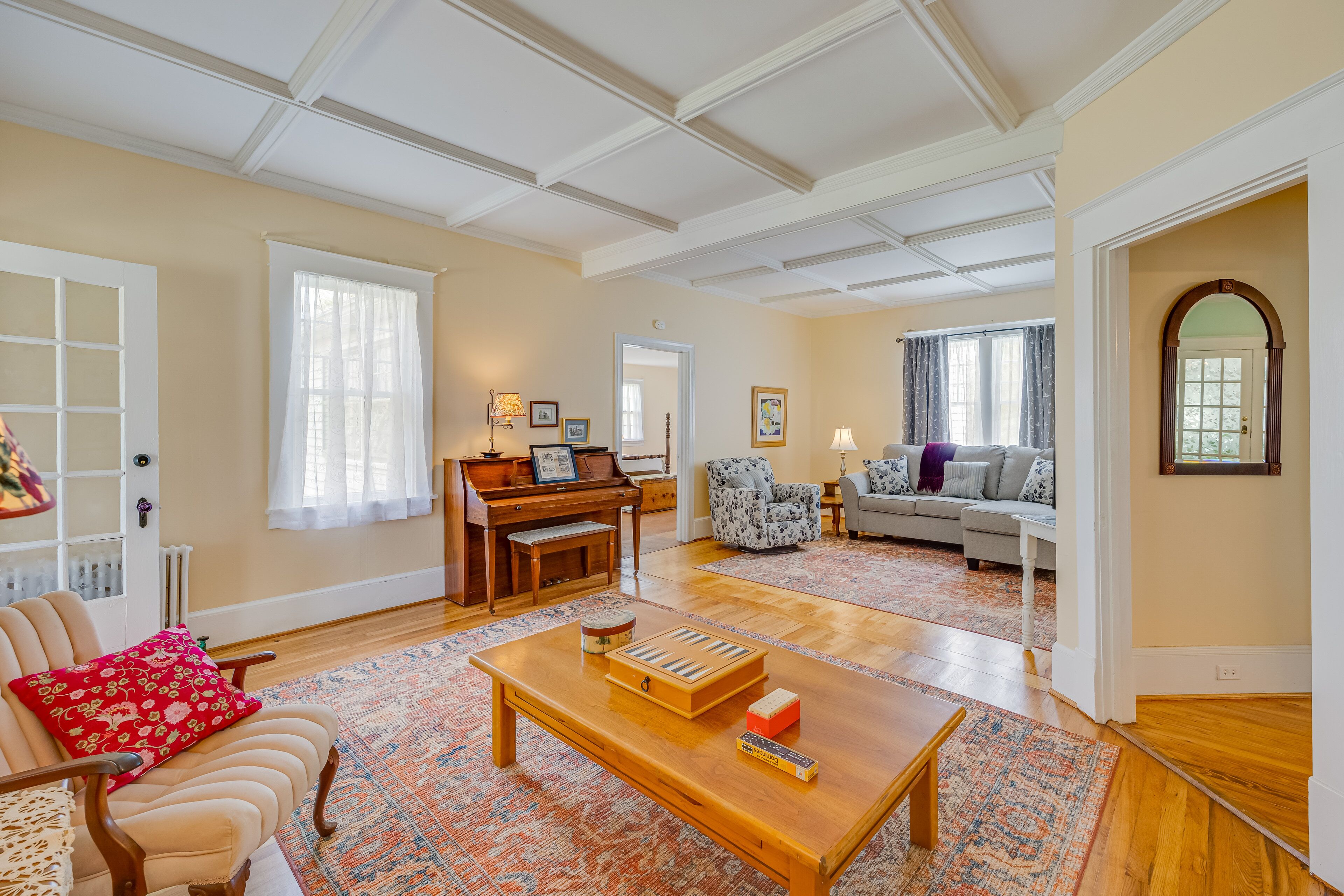 Country Getaway in Kinsale: Sunroom, Pond Access!