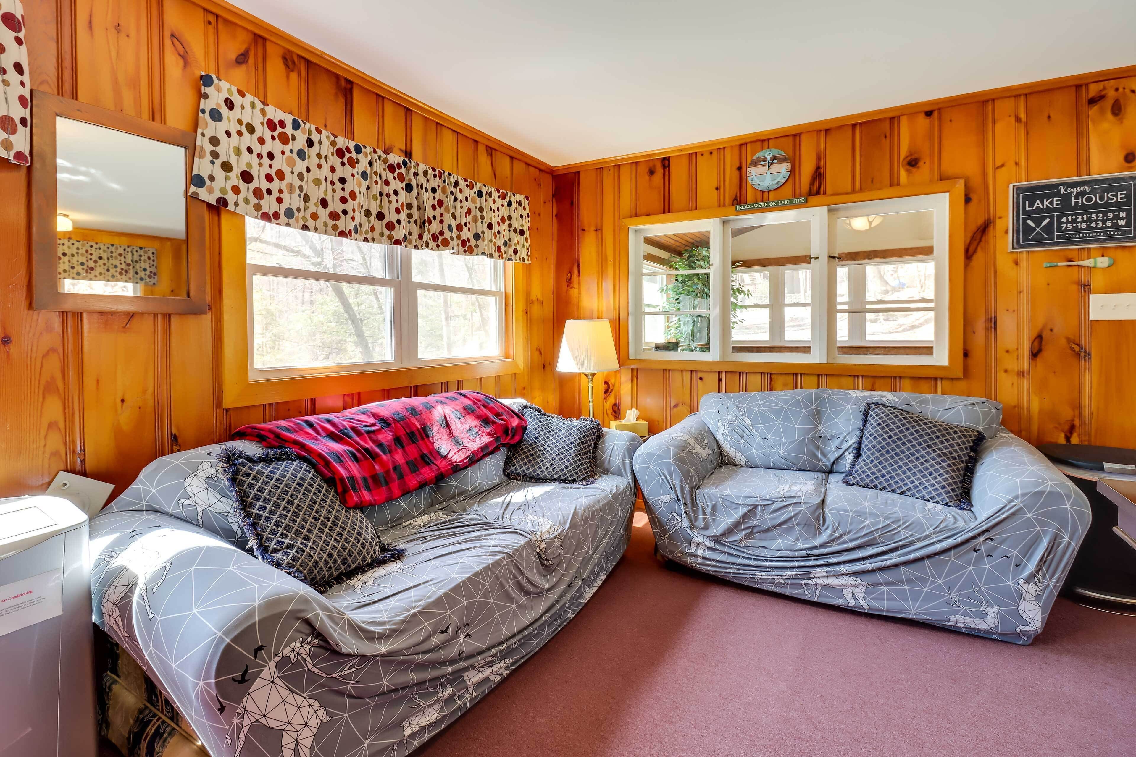 Lake Wallenpaupack Cabin w/ Boat Trailer Parking