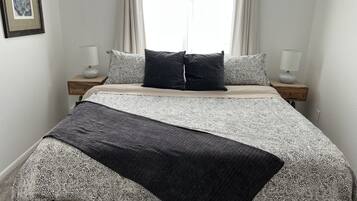 2 habitaciones, tabla de planchar con plancha, wifi y ropa de cama