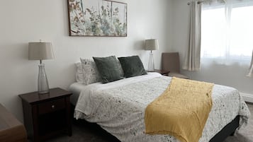 2 chambres, fer et planche à repasser, Wi-Fi, draps fournis