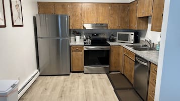 Fridge, cookware/dishes/utensils