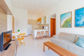 Living area - PF49 Apto Aconchegante a 200m do Mar (Mata de São João)