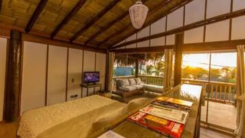 4 bedrooms, WiFi, bed sheets