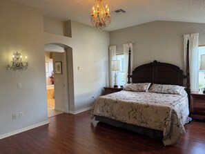 3 bedrooms, desk, iron/ironing board, WiFi