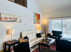 TV, fireplace - Mimosa-Mont-Orford-Memphremagog Beach (Magog)
