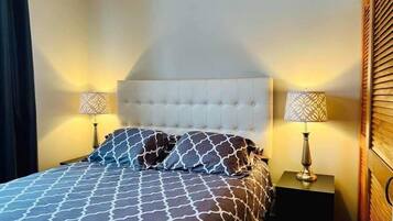 2 chambres, fer et planche à repasser, Wi-Fi, draps fournis