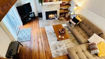 Télévision, cheminée