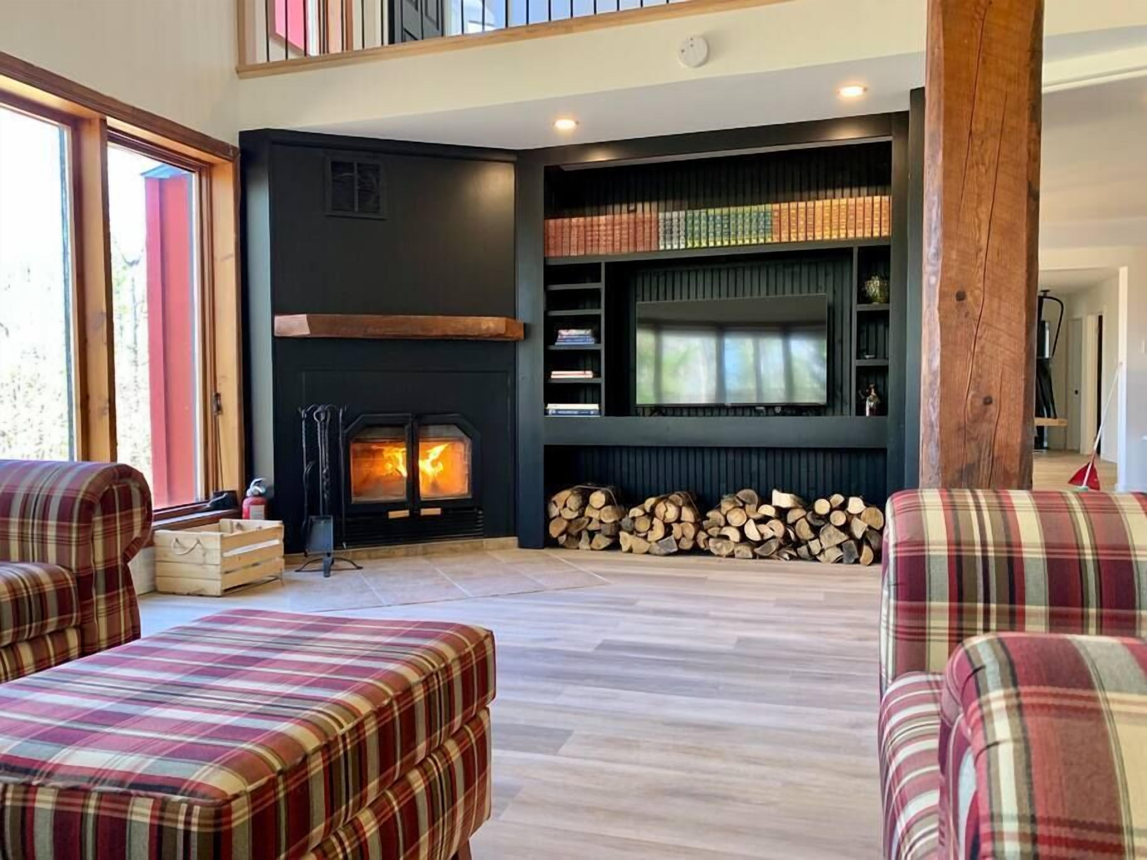 The Natura Eastman -20 people with spa-4 acres