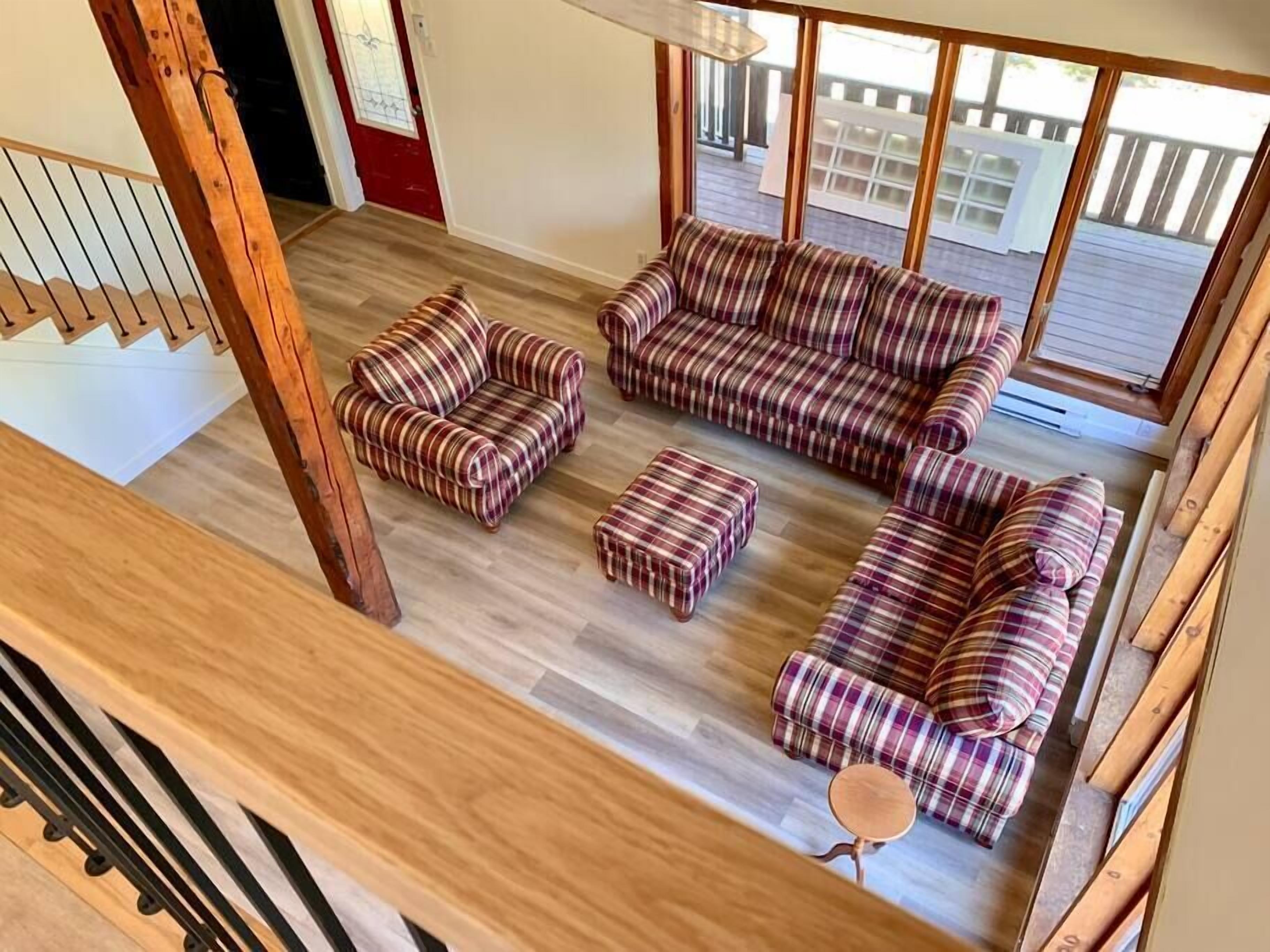 The Natura Eastman -20 people with spa-4 acres