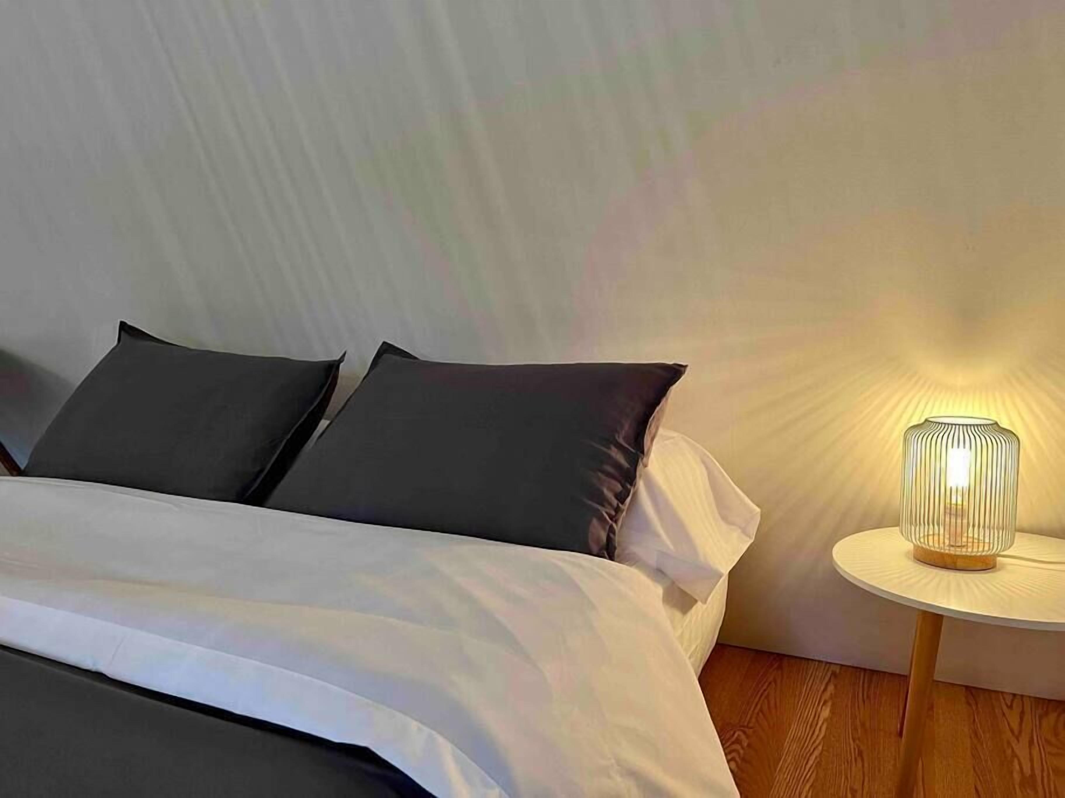 Montagnard-SPA-Mont-Orford-SEPAQ-Wood fireplace