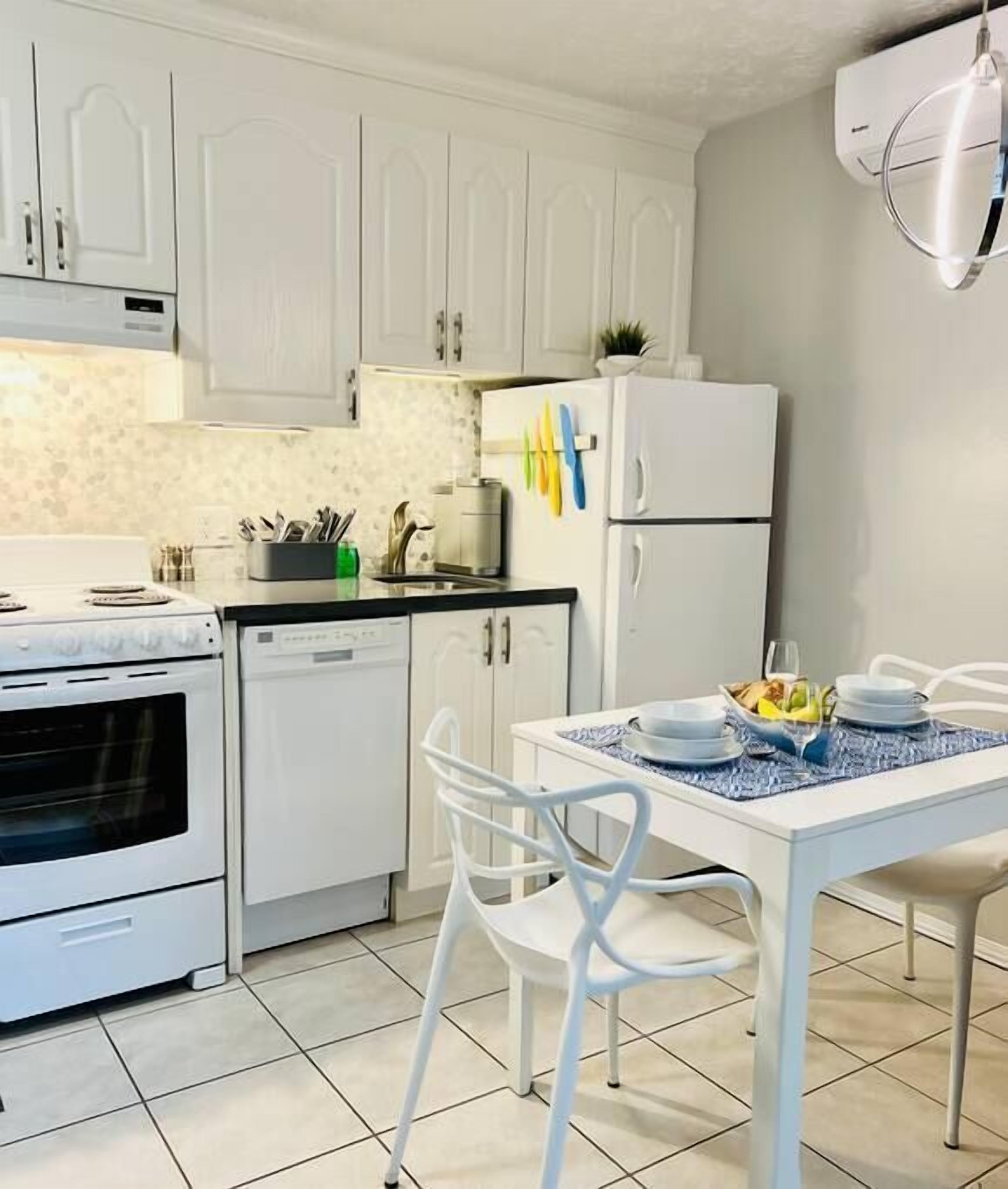 Superb Suite-Condo with Indoor Pool and Spa