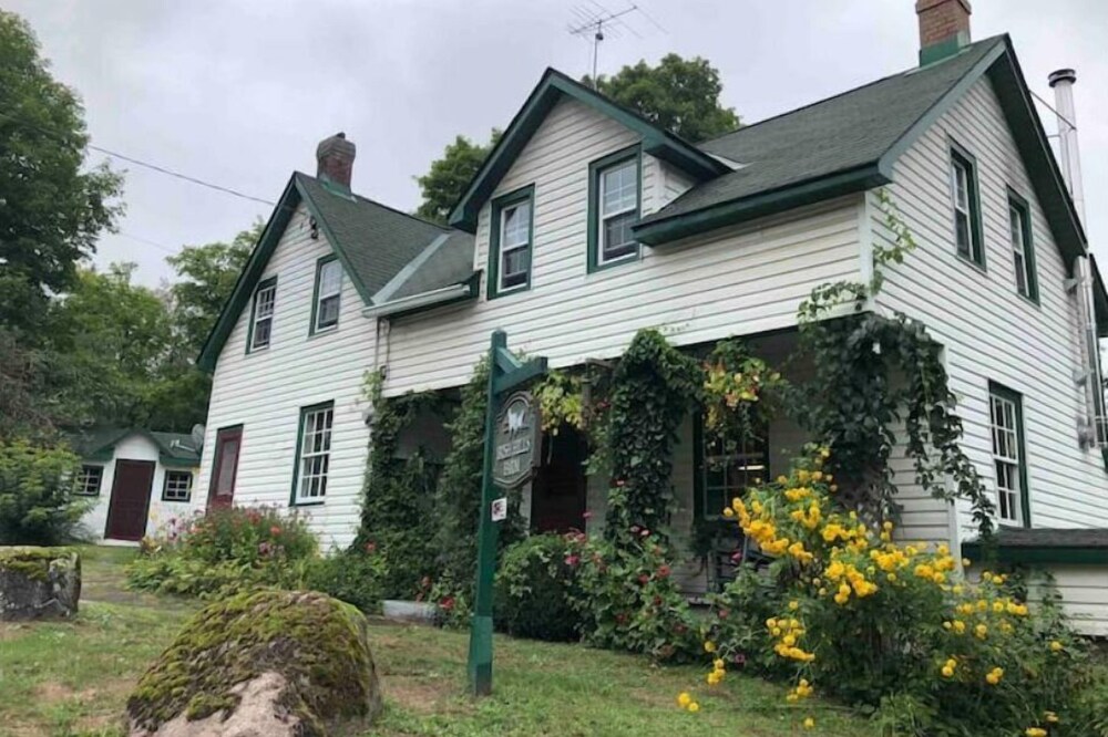 Irish Farmhouse from 1890 North Kawartha