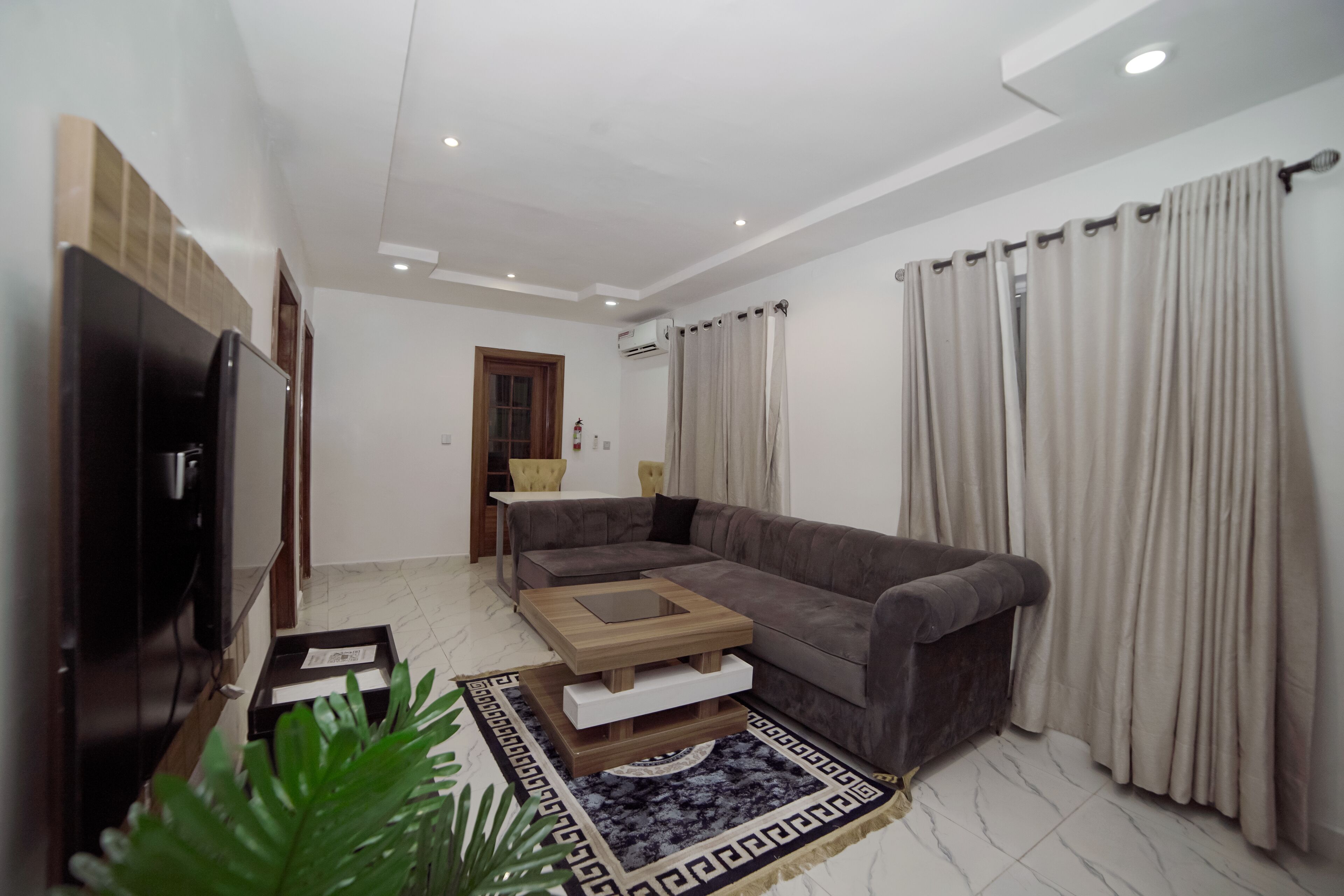 247 Luxury Apartment