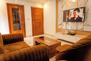 43-inch Smart TV with satellite channels, TV