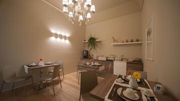 包含每日自助早餐