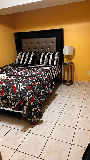 2 chambres, fer et planche à repasser, Wi-Fi gratuit, draps fournis