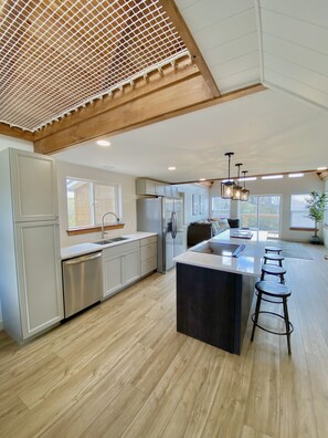 Interior - Family Cabin with Pond near Branson (Reeds Spring)