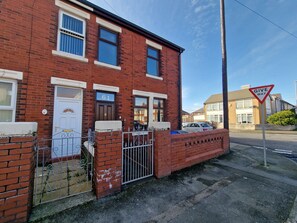 Exterior - Dysa Abbey House (Blackpool)