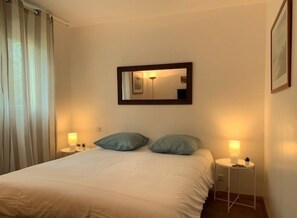 5 chambres, fer et planche à repasser, lit parapluie, Wi-Fi gratuit