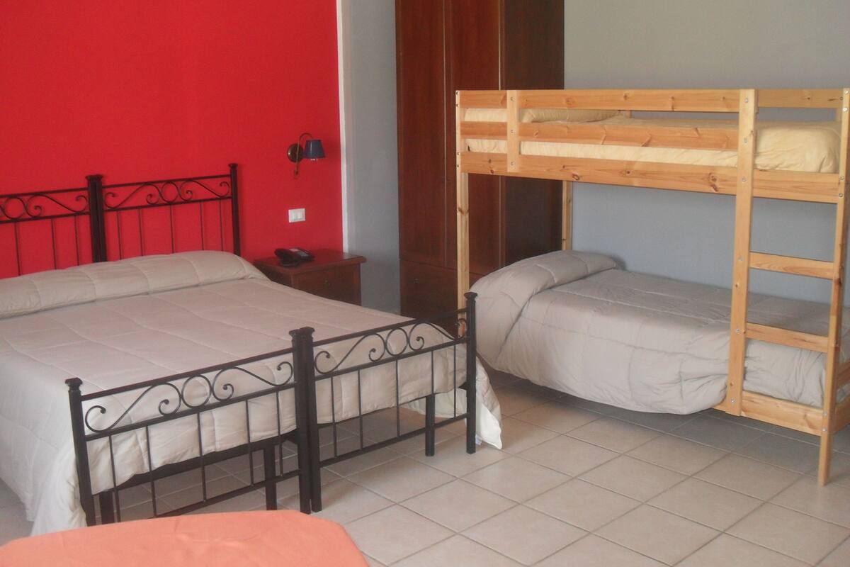 Junior Triple Room | Travel crib, WiFi (free)