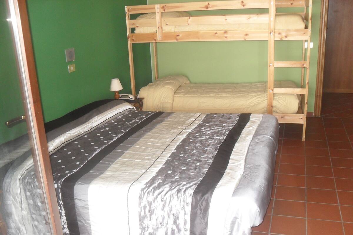 Family Quadruple Room | Travel crib, WiFi (free)