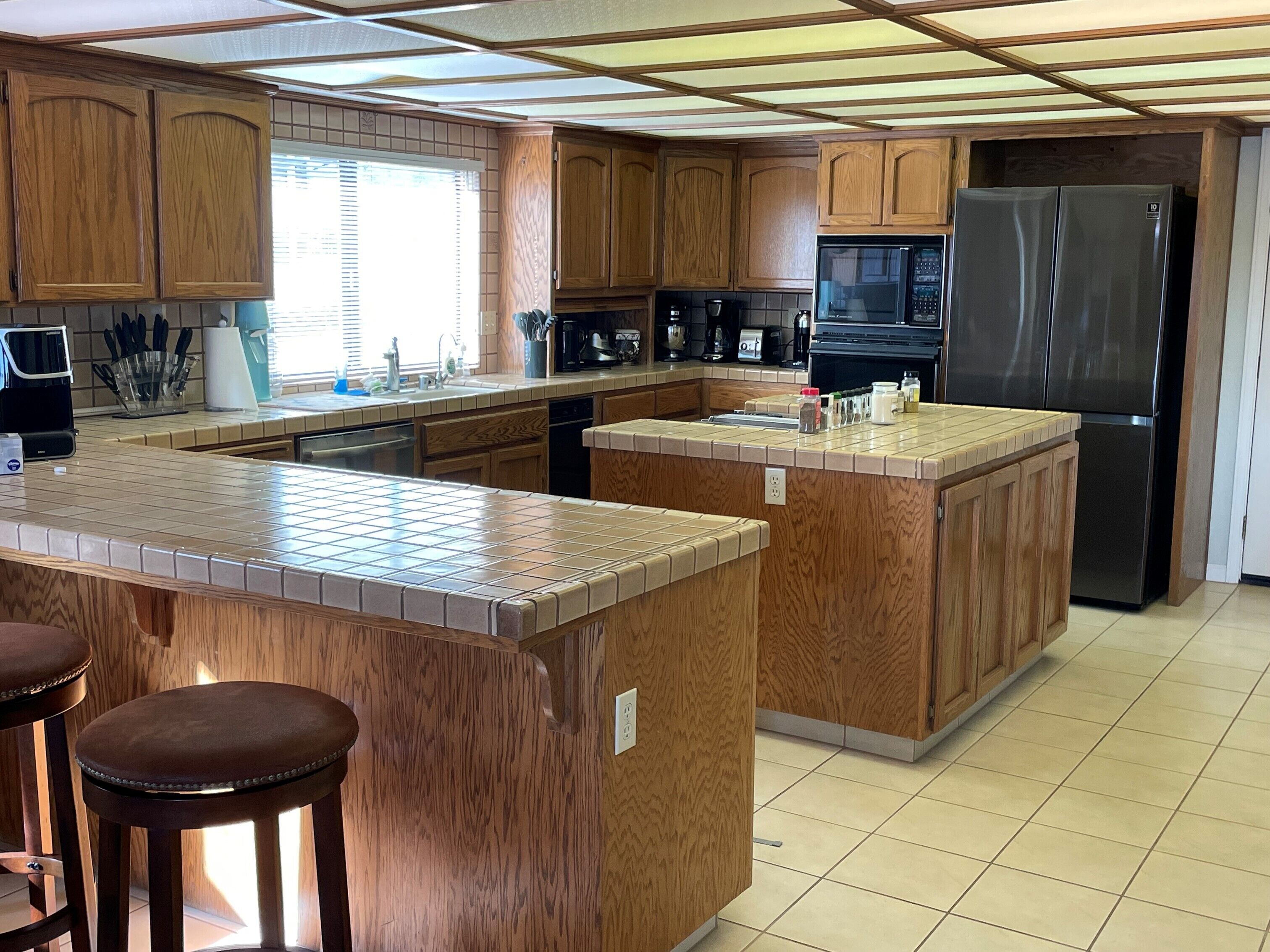 Discover Bay Home - 2,400 sq. ft.- Close to fast water, minutes to marina & gas