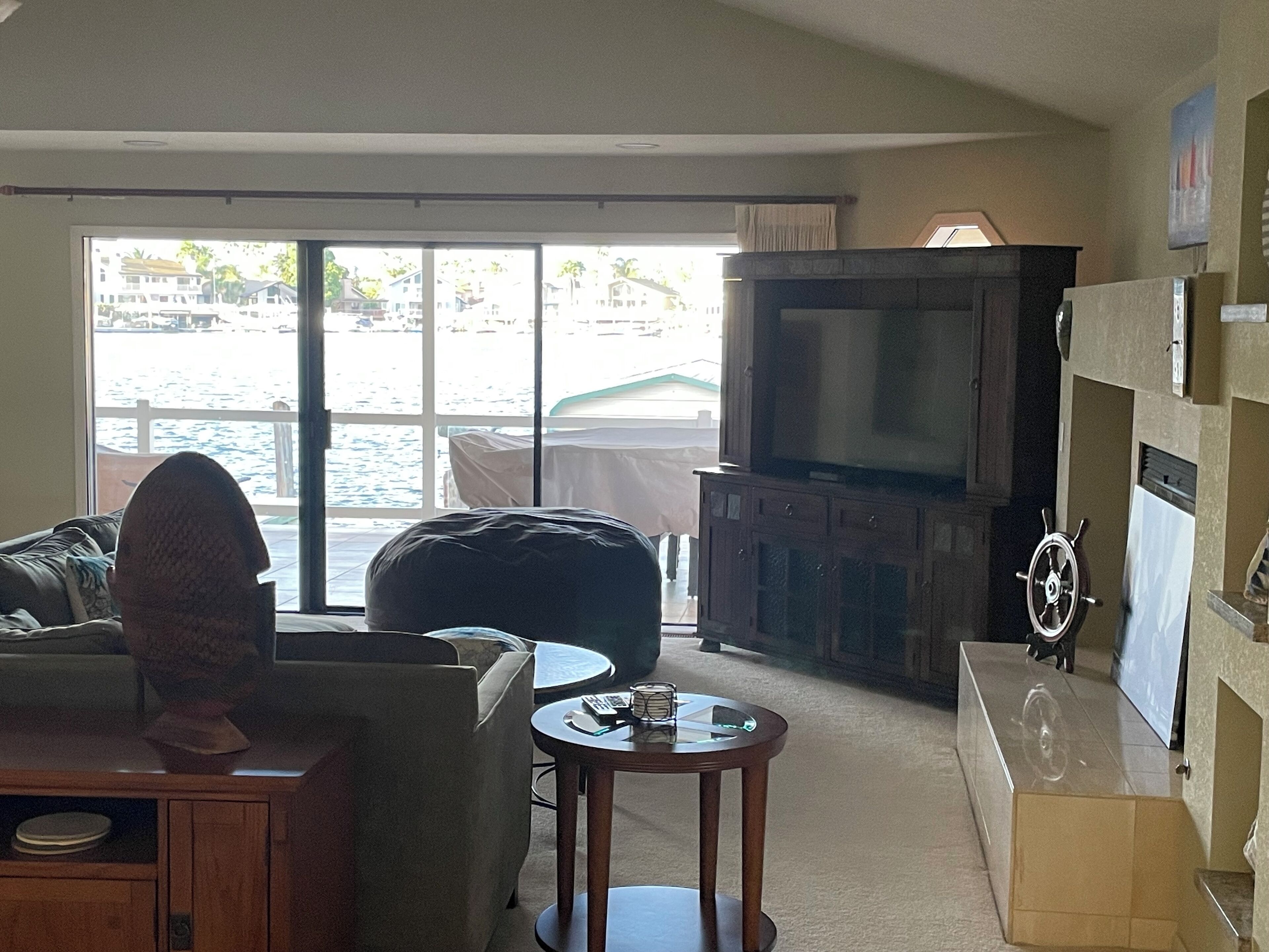 Discover Bay Home - 2,400 sq. ft.- Close to fast water, minutes to marina & gas
