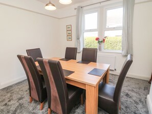 Dining - Bisley House (Morpeth)