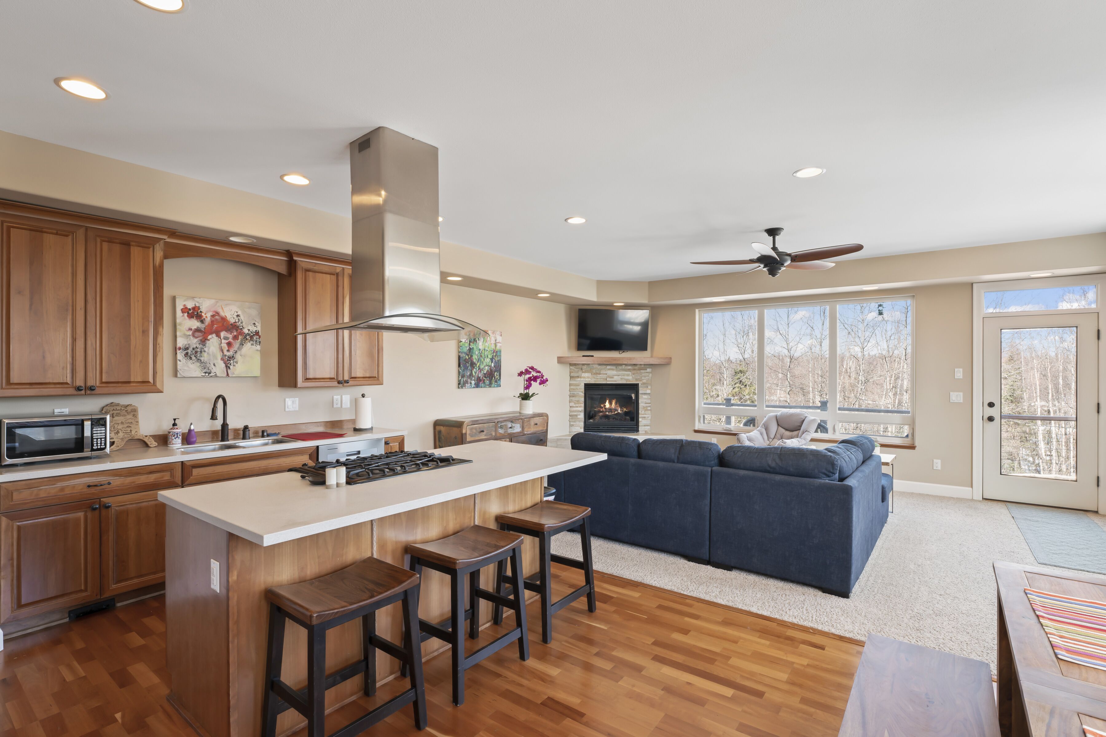 Coastal Trail and Lagoon Retreat