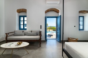 Premium bedding, in-room safe, individually decorated - Kalathos Square Luxury Suites (Rhodes)