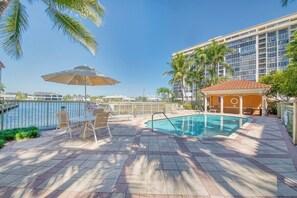 Pool - Resort Style Villa - Beach Access (Hallandale Beach)