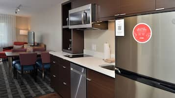 Studio, 2 Queen Beds | Private kitchenette | Full-size fridge, microwave, stovetop, dishwasher
