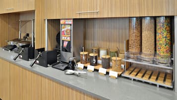 包每日自助早餐