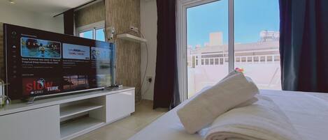 1 dormitori, planxa i posts de planxar, wifi gratuïta i roba de llit